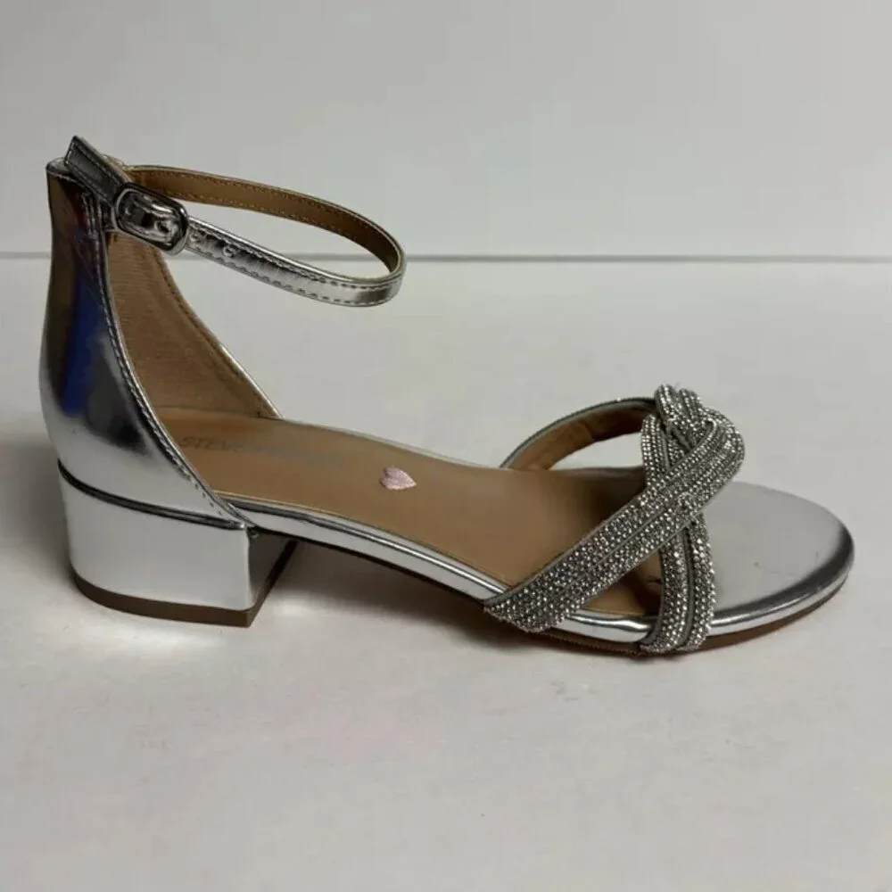 Steve Madden Big Kids’ Londynn, Silver Ankle Strap Sandals, Girls’ Size 3 M